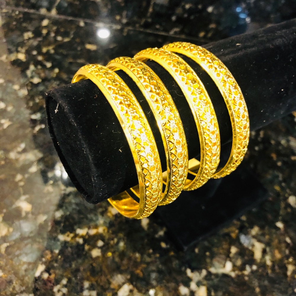 1-Antique Design costume gold bangle